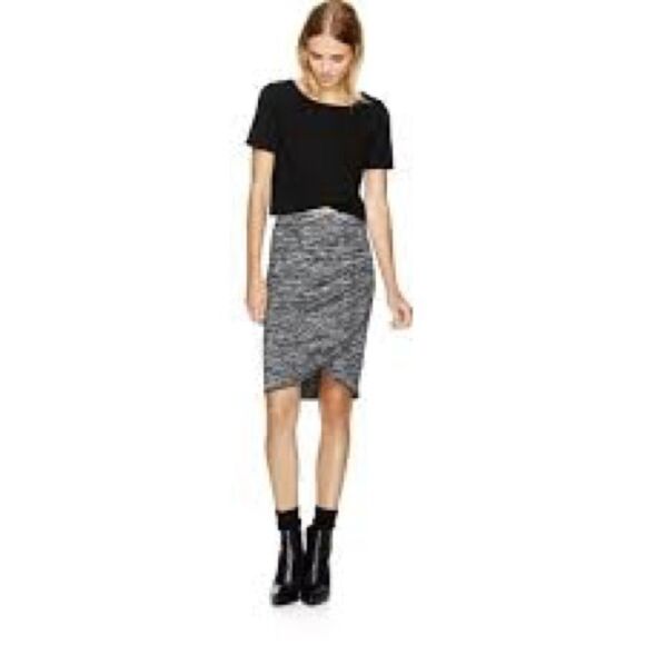 Aritzia Wilfred gray ruched stretchy Tyra skirt size medium - Picture 2 of 11